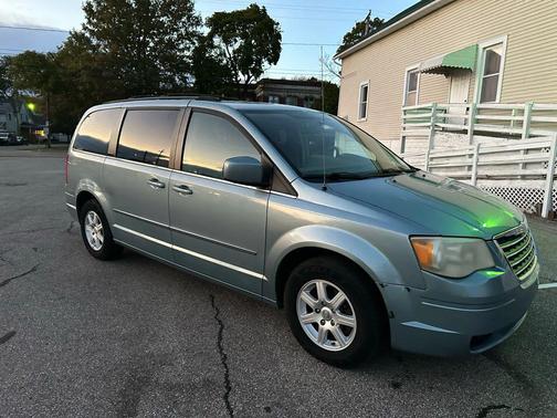 2010 Chrysler Town & Country Touring