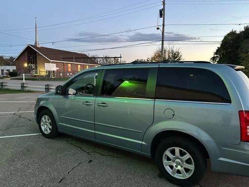 2010 Chrysler Town & Country Touring