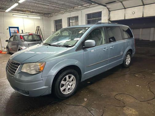 2010 Chrysler Town & Country Touring