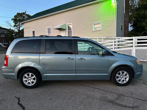 2010 Chrysler Town & Country Touring