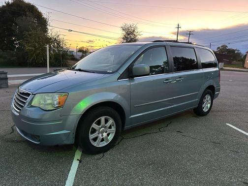 2010 Chrysler Town & Country Touring
