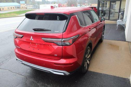 2025 Mitsubishi Outlander SE
