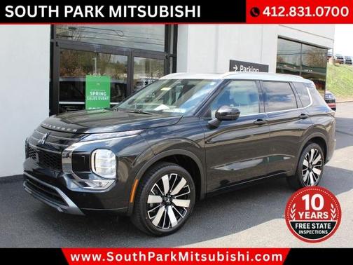 Black 2025 Mitsubishi Outlander