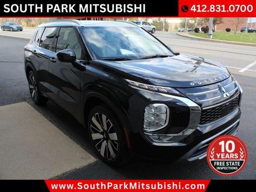 Black 2025 Mitsubishi Outlander