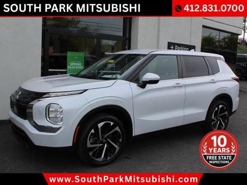 White 2022 Mitsubishi Outlander ES