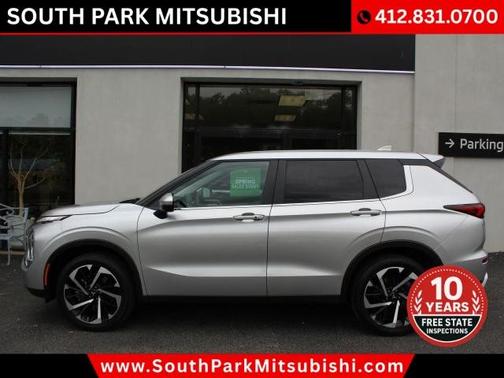 Silver 2024 Mitsubishi Outlander SE