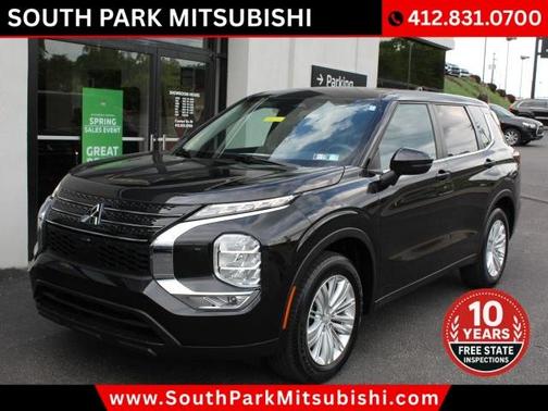 Black 2024 Mitsubishi Outlander ES