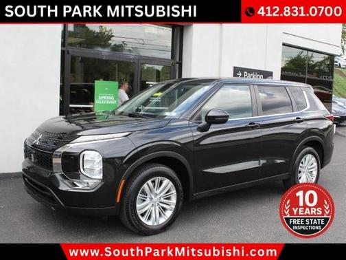 Black 2024 Mitsubishi Outlander ES