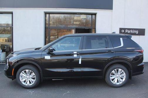 2025 Mitsubishi Outlander ES