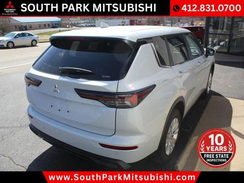 2025 Mitsubishi Outlander ES