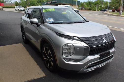 2023 Mitsubishi Outlander PHEV SE