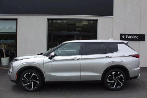 2023 Mitsubishi Outlander PHEV SE