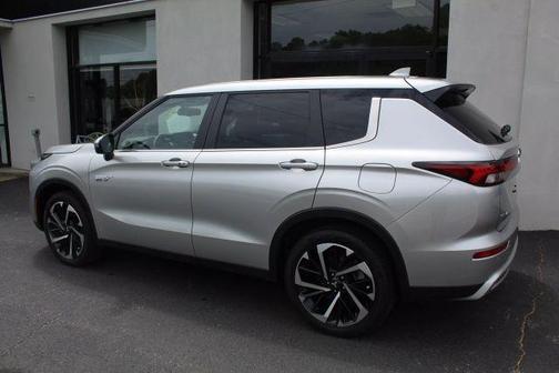 2023 Mitsubishi Outlander PHEV SE