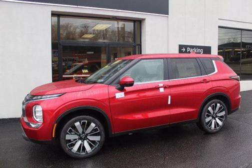 2025 Mitsubishi Outlander SE