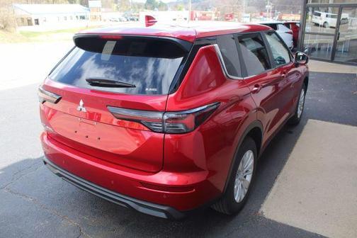 2025 Mitsubishi Outlander ES