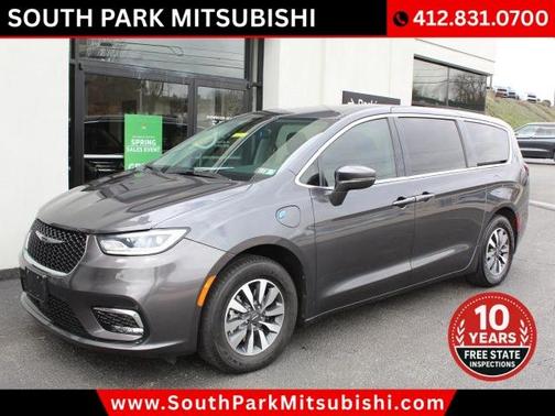 2022 Chrysler Pacifica Hybrid Touring L