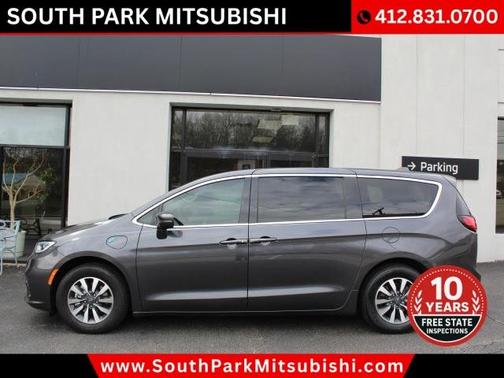 2022 Chrysler Pacifica Hybrid Touring L