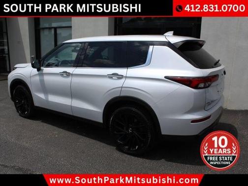 White Diamond 2022 Mitsubishi Outlander Black Edition