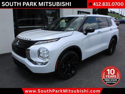 White Diamond 2022 Mitsubishi Outlander Black Edition