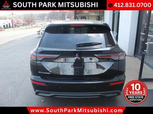 2025 Mitsubishi Outlander ES