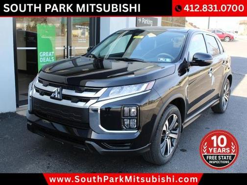 Black 2027 Mitsubishi Outlander SE