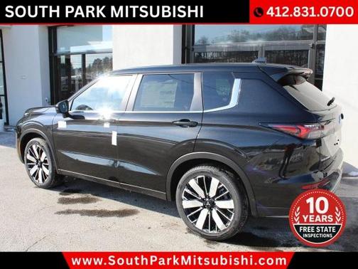 Black 2026 Mitsubishi Outlander SE