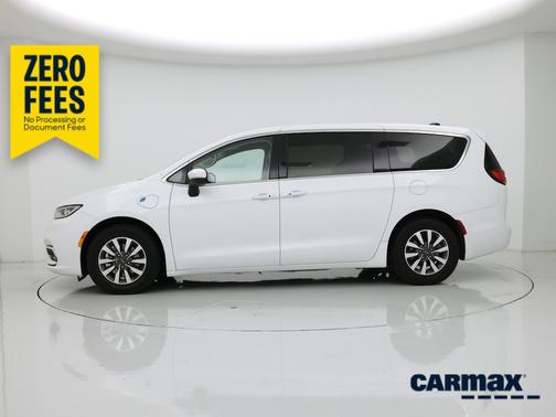White 2023 Chrysler Pacifica Hybrid Touring L