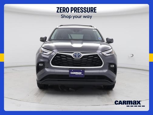 Gray 2023 Toyota Highlander Hybrid Limited