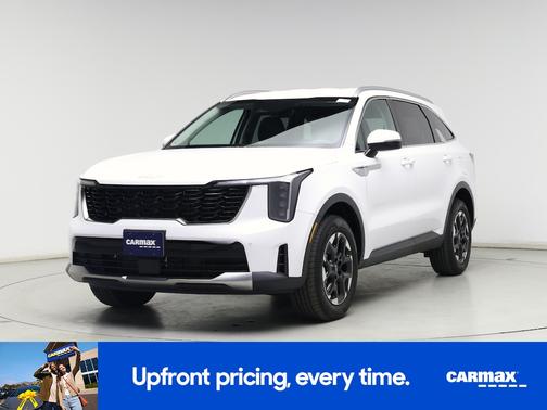 White 2025 Kia Sorento S