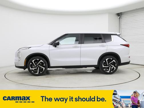 2022 Mitsubishi Outlander ES