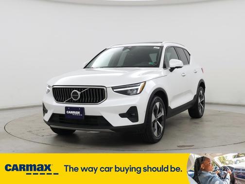 2023 Volvo XC40 B5 Plus Bright Theme