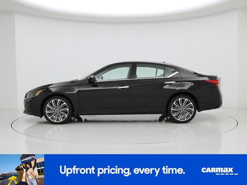Black 2023 Nissan Altima SL