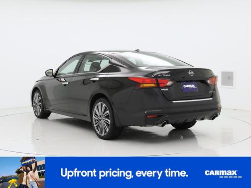 Black 2023 Nissan Altima SL