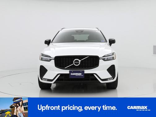 2023 Volvo XC60 B5 Plus Dark Theme