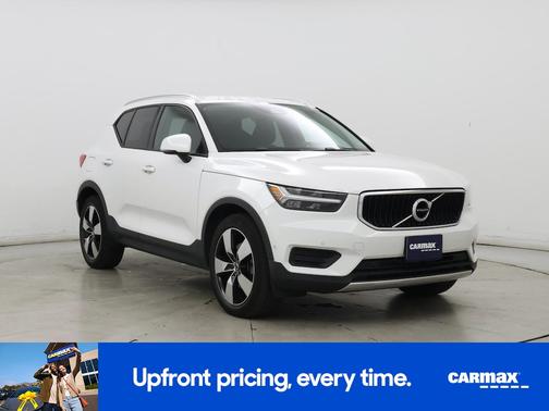 2019 Volvo XC40 T5 Momentum