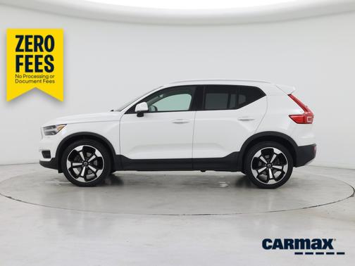 White 2020 Volvo XC40 T4 Momentum