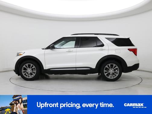 White 2022 Ford Explorer XLT