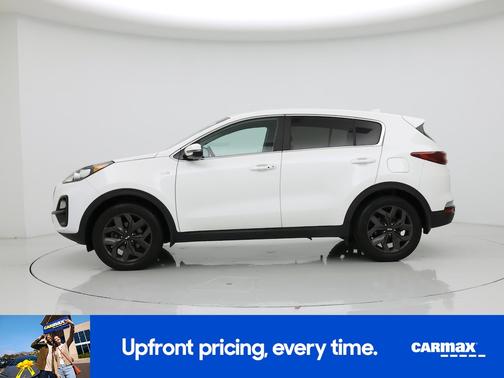 White 2022 Kia Sportage LX