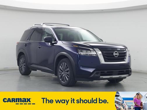 2024 Nissan Pathfinder SL