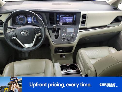 2017 Toyota Sienna XLE