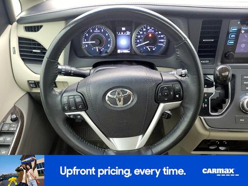 2017 Toyota Sienna XLE