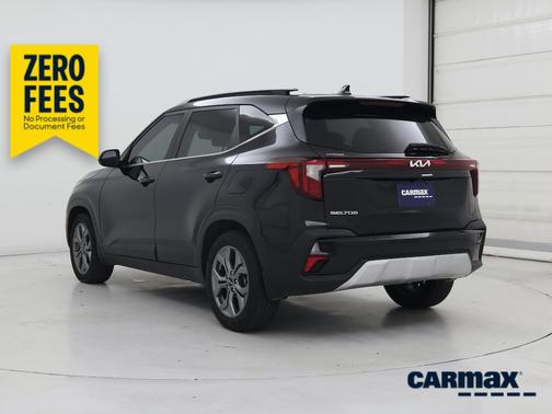 Black 2024 Kia Seltos S