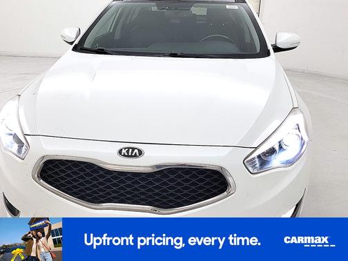 White 2016 Kia Cadenza Premium