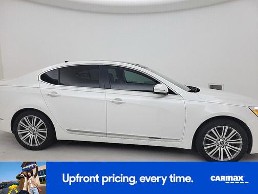 White 2016 Kia Cadenza Premium