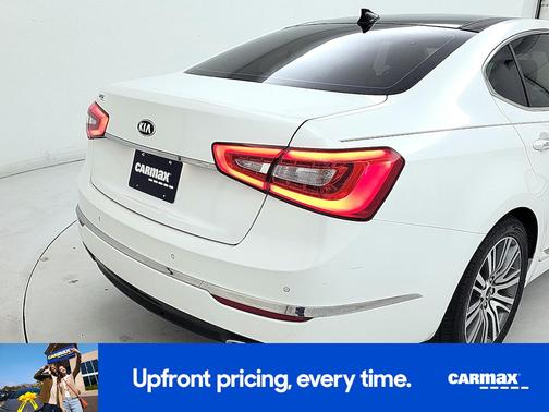 White 2016 Kia Cadenza Premium