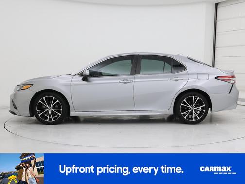 Silver 2019 Toyota Camry SE