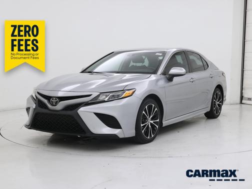 Silver 2019 Toyota Camry SE