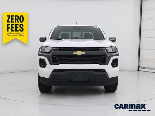 White 2024 Chevrolet Colorado LT