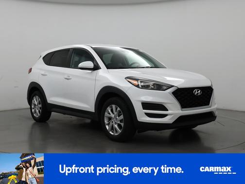 White 2019 Hyundai TUCSON SE