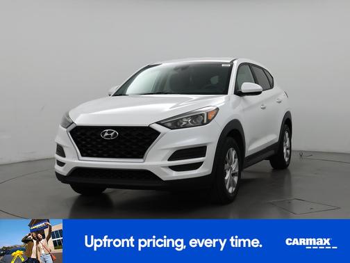 White 2019 Hyundai TUCSON SE